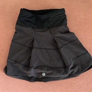 lululemon Black Run Pace Rival Mid-Rise Skirt — size 10